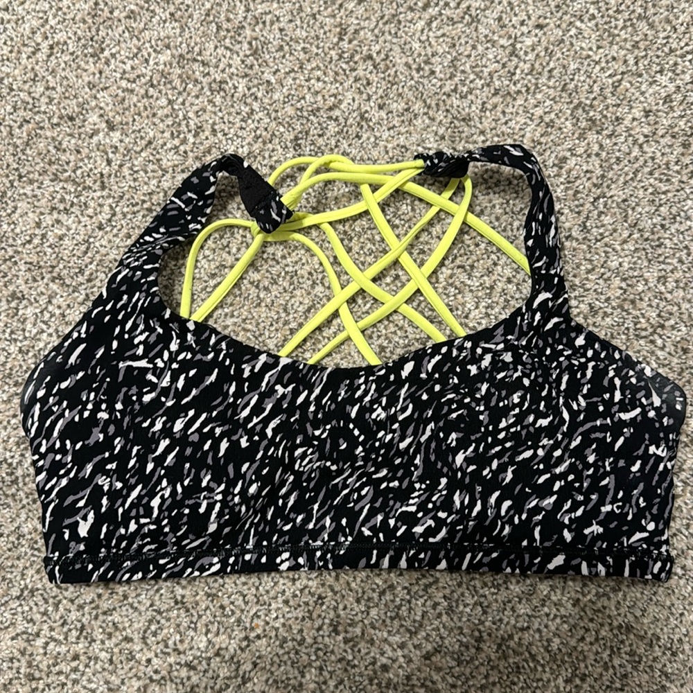 Lululemon free to be wild bra, size 8